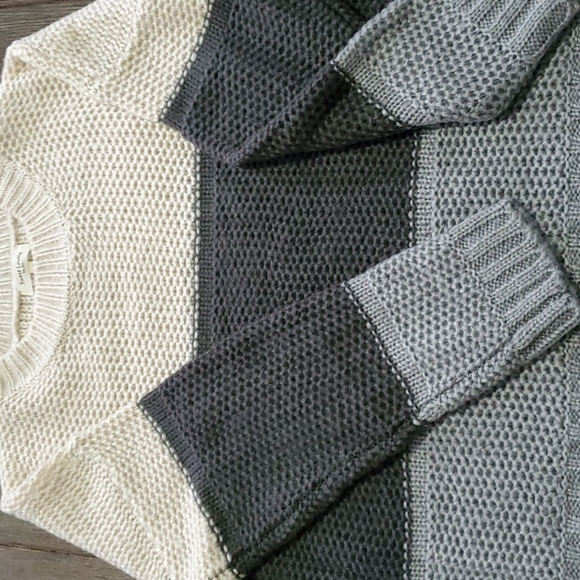 Sweater - Picture 2 of 4